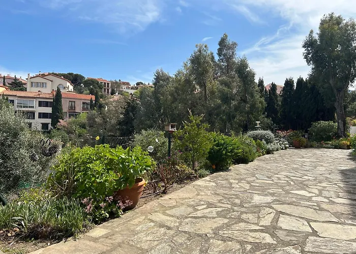2 Pieces - 4 Couchages Sur Bn130-b45 * Banyuls-sur-Mer